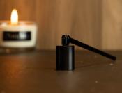 POUDREE ETEIGNOIR NOIR POUR BOUGIES EN PERLES DE CIRE